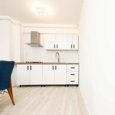 Apart Hotel Fusion Tower Iasi Eksteriør billede
